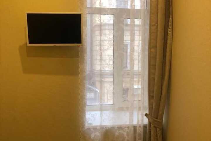Room 21 of 35