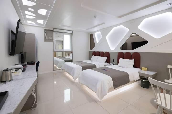 Room 20 of 69