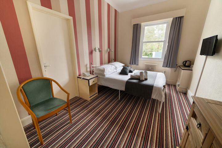 Room 18 of 35