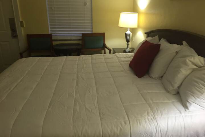 Room 13 of 24