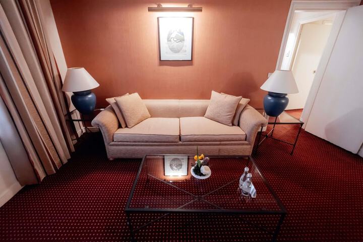 Room 49 of 263