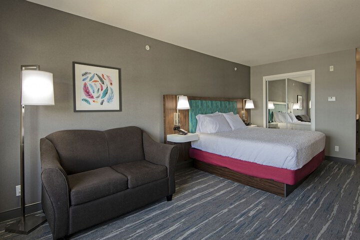 Room 4 of 33