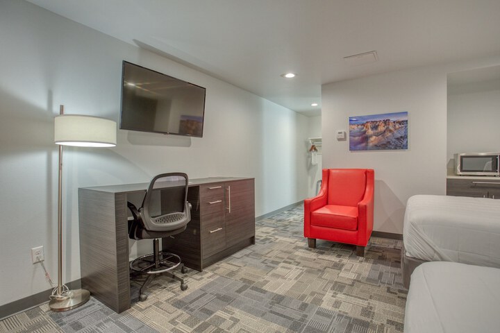 Room 25 of 38
