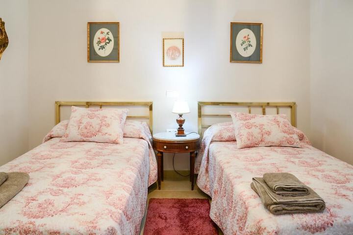 Room 6 of 45