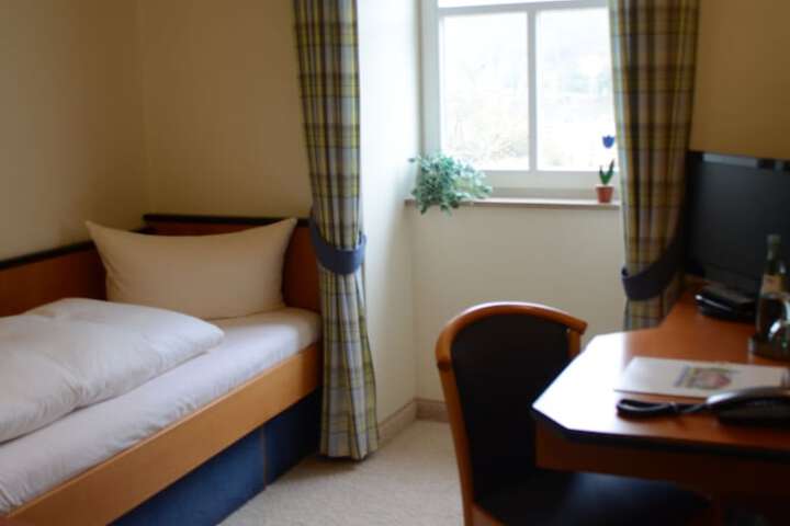 Room 5 of 51