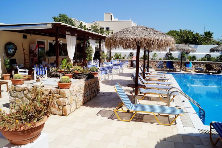 Sundeck 70 of 73