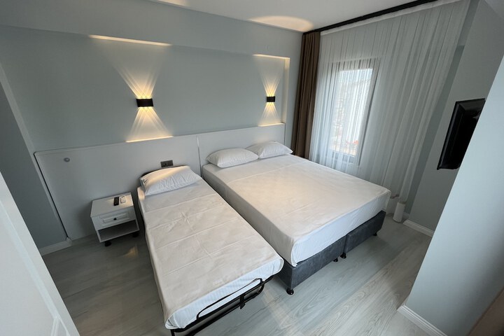 Room 25 of 46