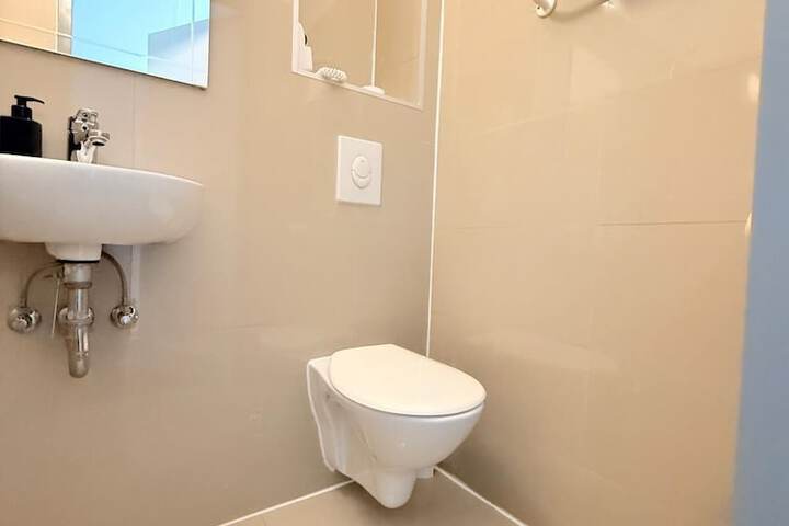 Room 119 of 150