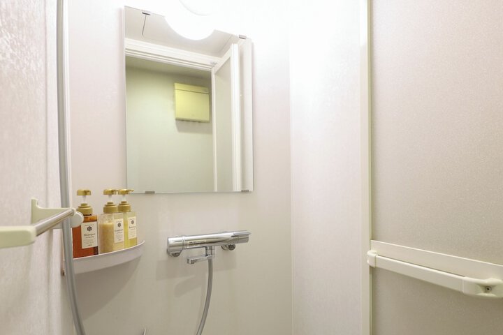 Room 10 of 71