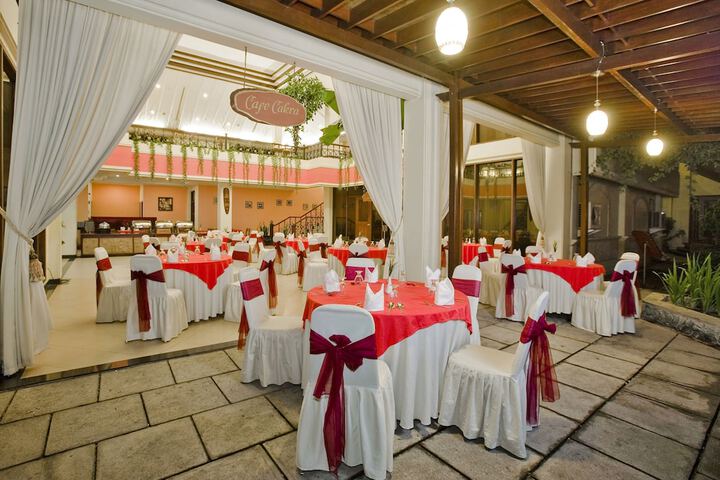 Dining Photos