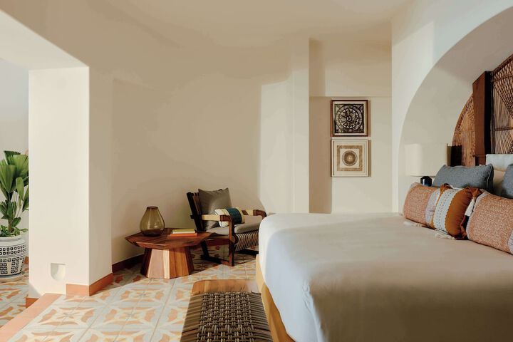 Room 33 of 145