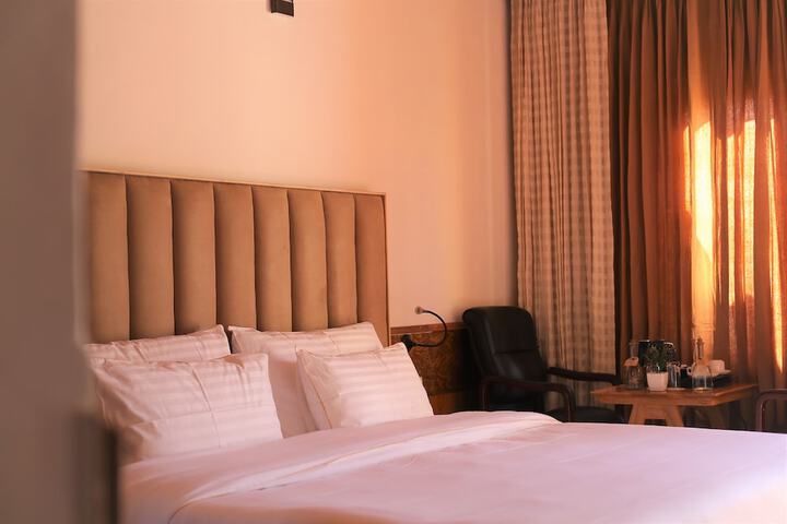 Room 9 of 27