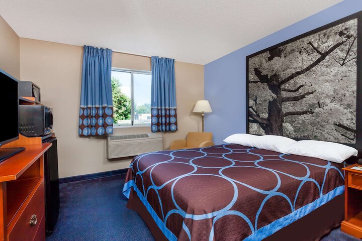 Room 12 of 36