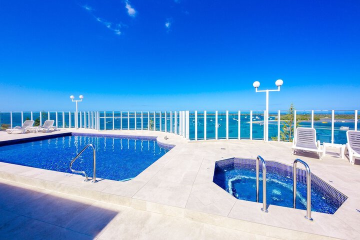Pool 93 of 115