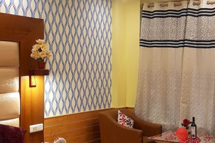 Room 6 of 20