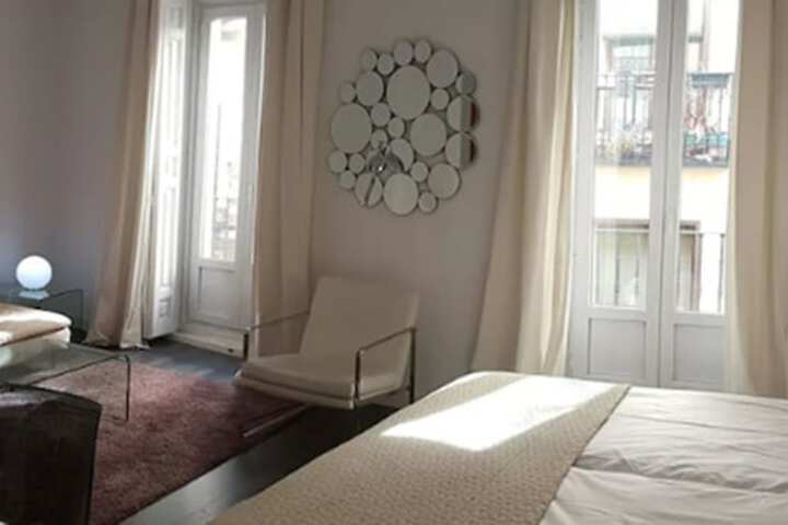 Room 6 of 32