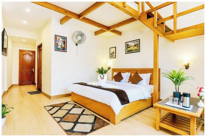 Hotel Abhi-Nandan Near Mall Road