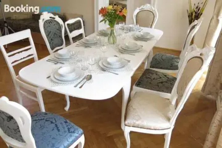 Dining 14 of 14