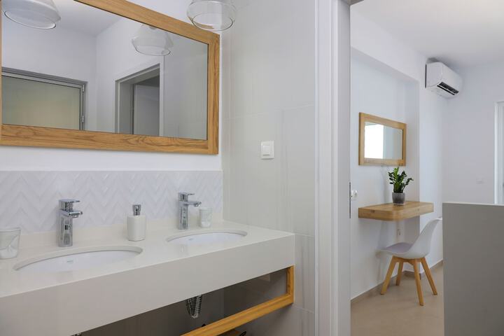 Room 34 of 52