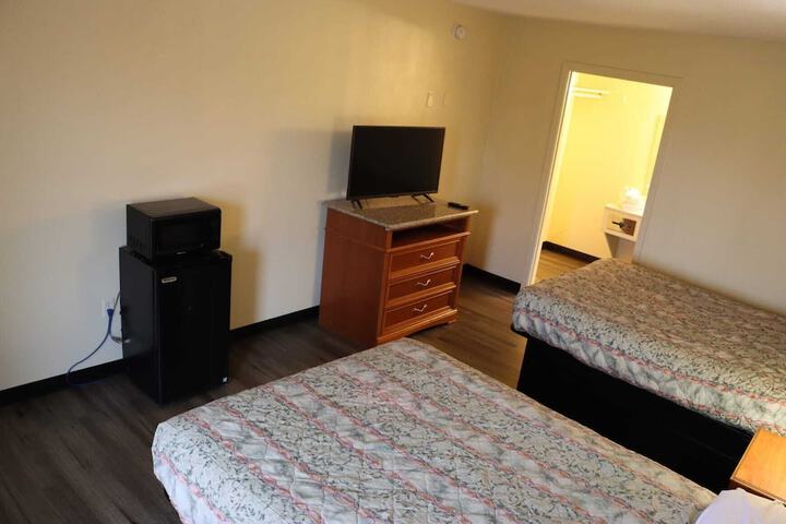 Room 28 of 43