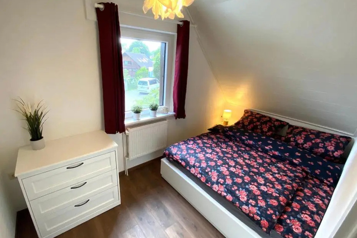 Room 5 of 14