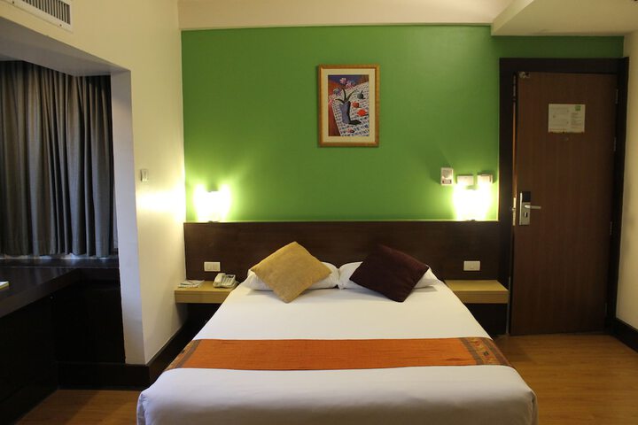 Room 9 of 52