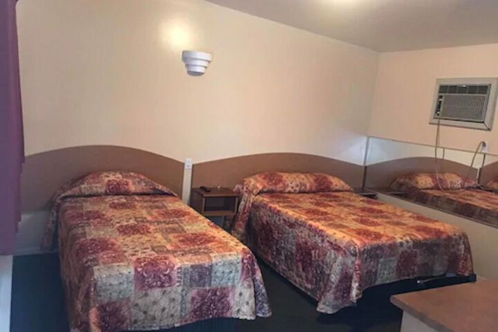 Room 12 of 20