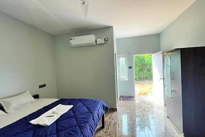 Room 3 of 18