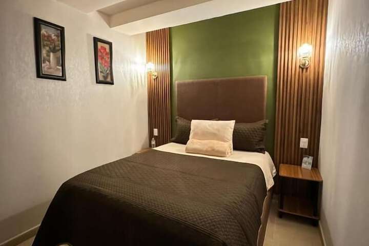 Room 4 of 15