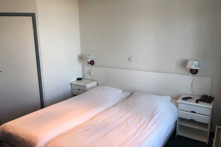 Room 40 of 139