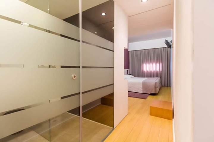 Room 6 of 38