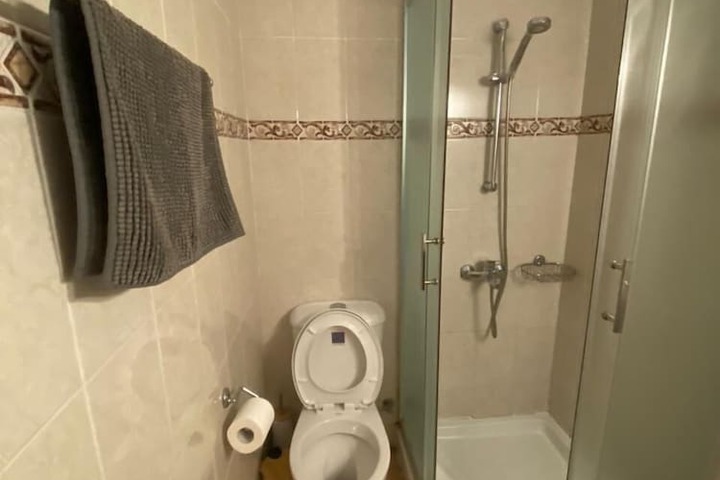 Room 8 of 9