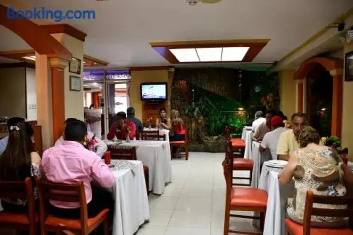 Dining 14 of 15