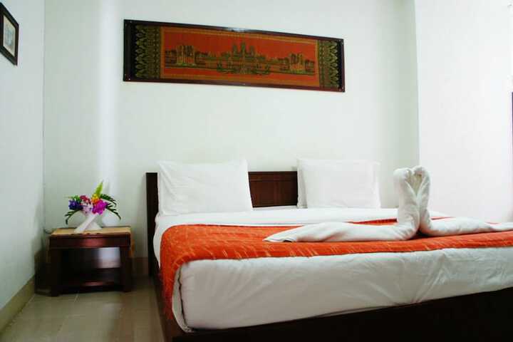 Room 11 of 41