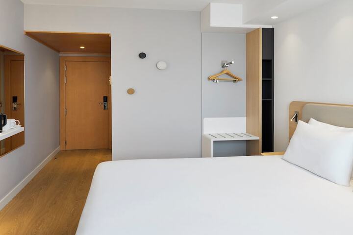 Room 36 of 112
