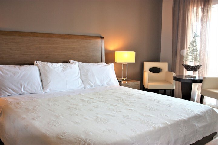 Room 33 of 67