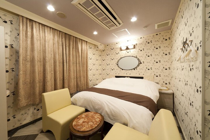 Room 10 of 25
