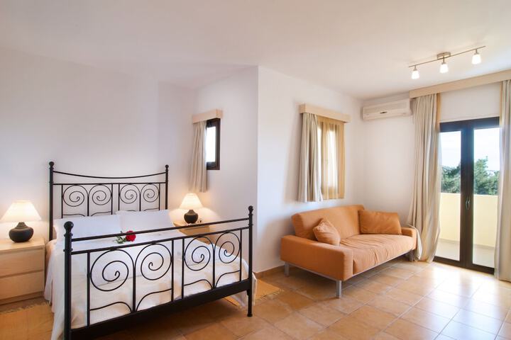 Room 12 of 64
