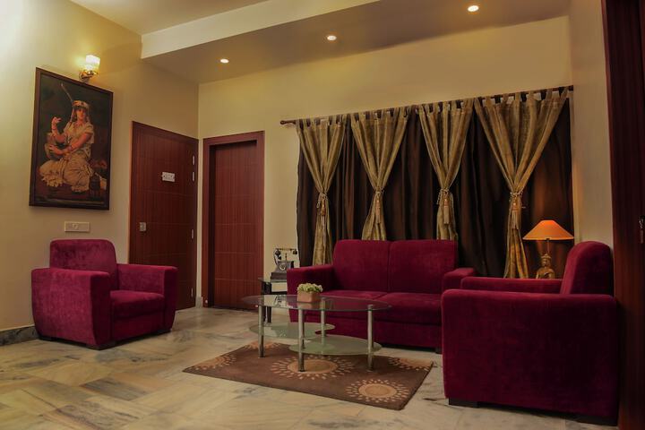 Hotel Interior 7 of 94