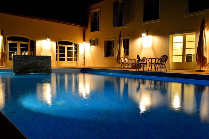 Pool 42 of 67