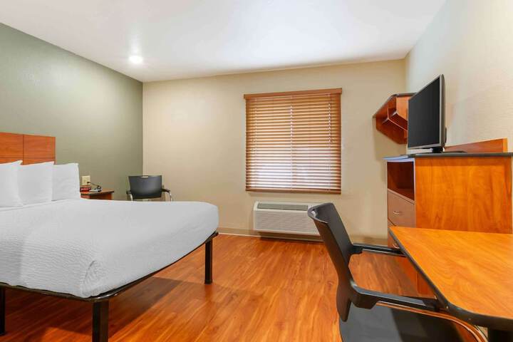 Studio with Double Bed (3 of 16)