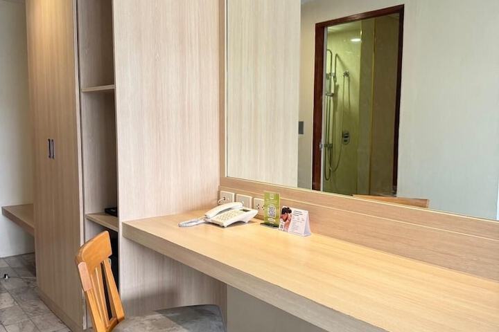 Room 4 of 35