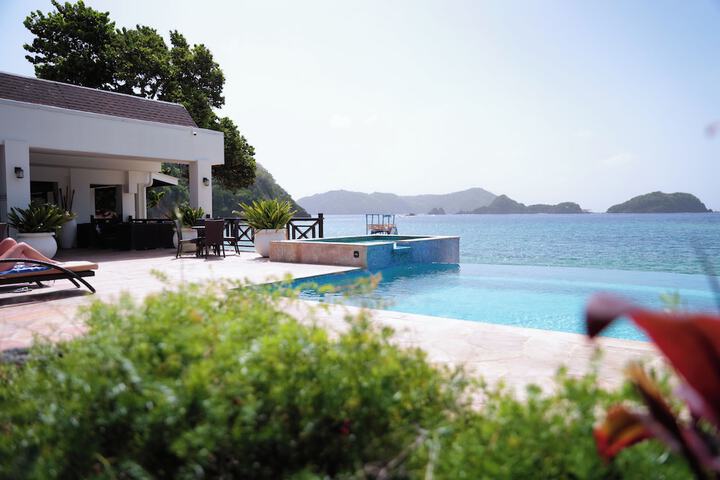 Pool Hotel