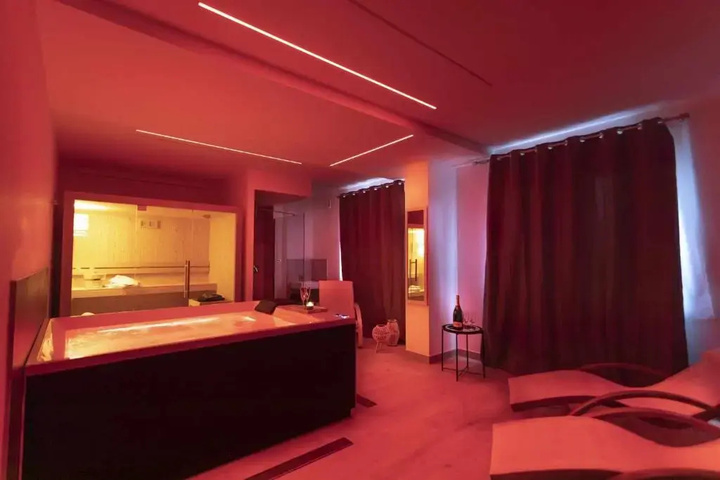 Room 2 of 11