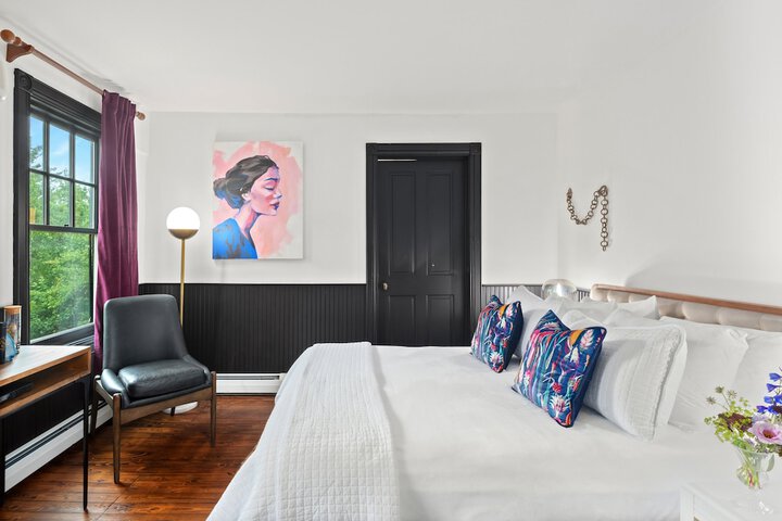 Room 43 of 172