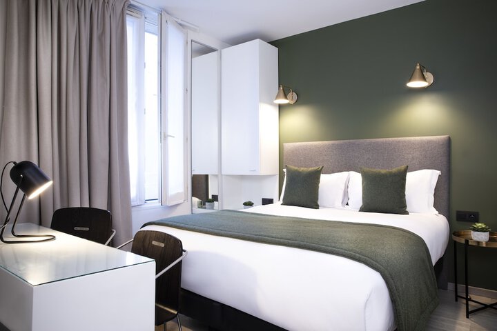 Room 10 of 51