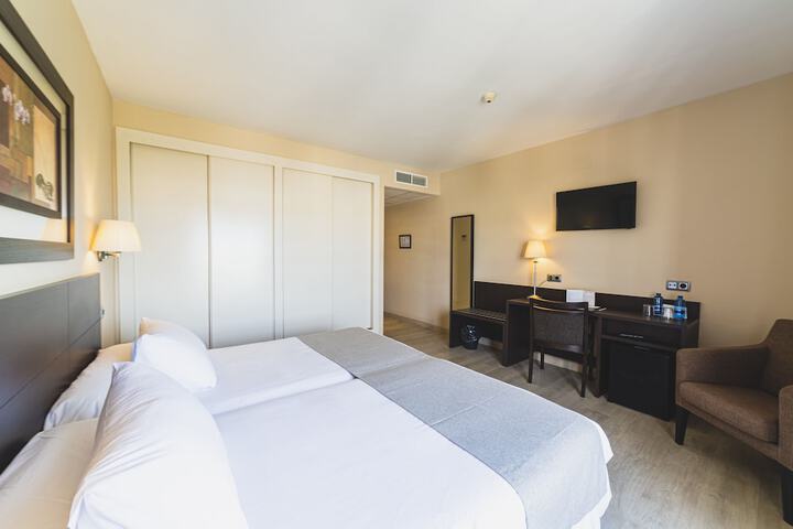 Room 4 of 36