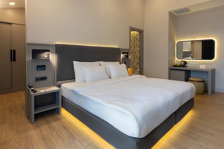 Room 30 of 96