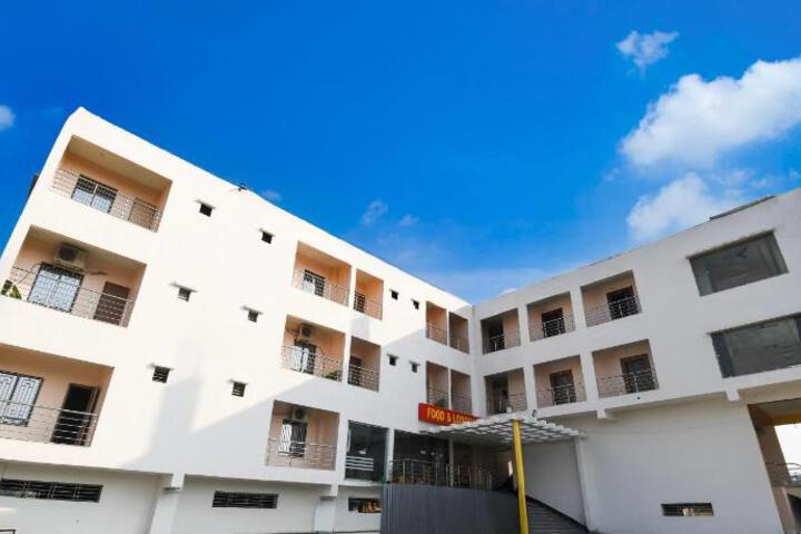 Hotel O Nilmadhab International Tarapith