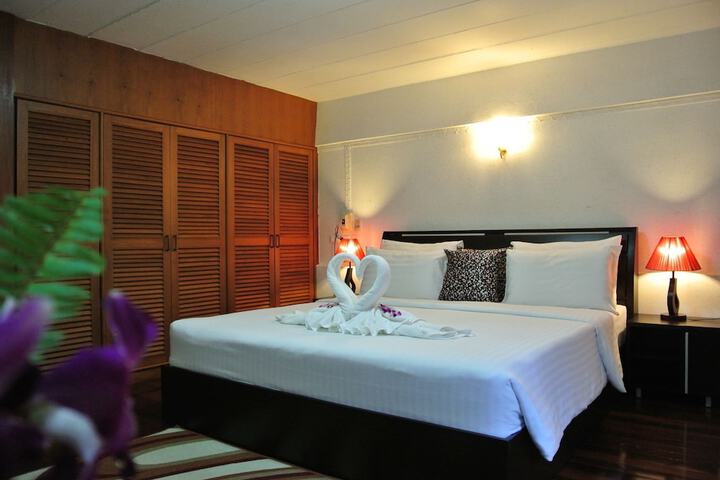 Room 10 of 44